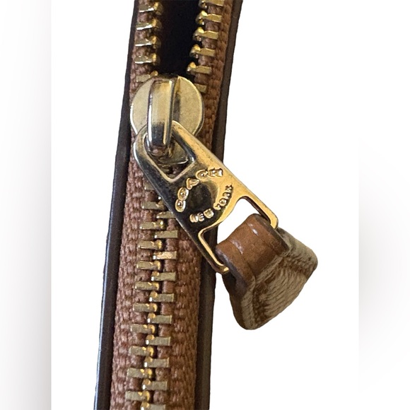 Coach Wristlet Zip Pebbled Leather Wallet Saddle Brown with Mini Hangtag - Picture 4 of 6